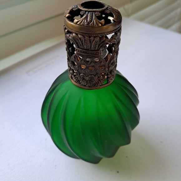 SCENTIER Oil Fragrance Lamp Green Frosted Glass Ornate Metal Cap New Wick - Picture 1 of 13
